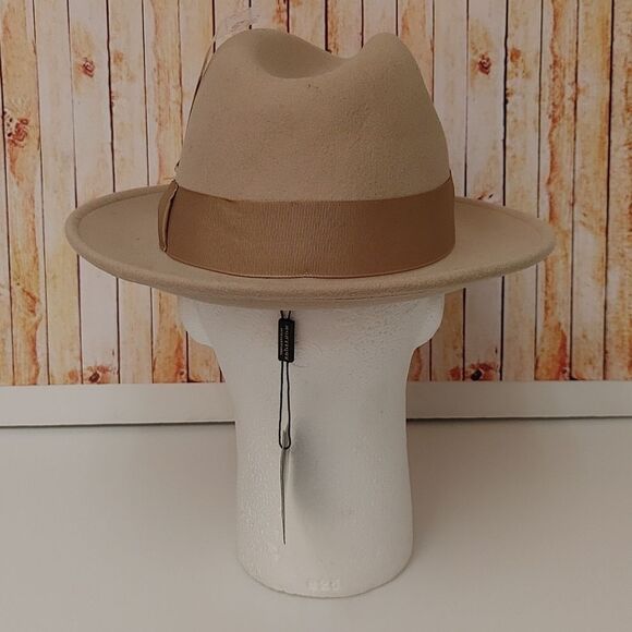MEN'S MONTIQUE BEIGE LIGHT FELT 2 1/2" WIDE BRIM PINCH FEDORA HAT. H60 - Picture 4 of 8